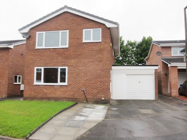 Sandpiper Close, Bamford - A STUNNING 4 BEDROOMED DETACHED FAMILY HOME AT THE HEAD OF A QUIET CUL DE SAC 
